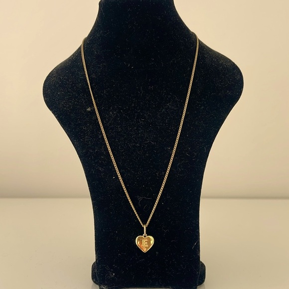“e” necklace - Picture 1 of 5